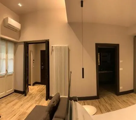 Niki O. Charme פארמה